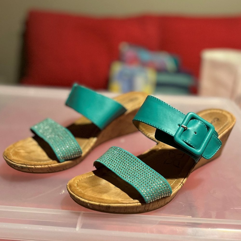 Turquoise Comfortiva sandals (slides) 7W